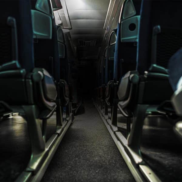 Ekspressbussen - erotisk novelle illustrasjon - bilde fra innsiden av en nattbuss