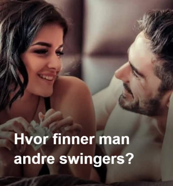 Hvor finner man andre swingers? Bilde av mann og dame som ligger i en seng. Damen holder en kondom i hendene.